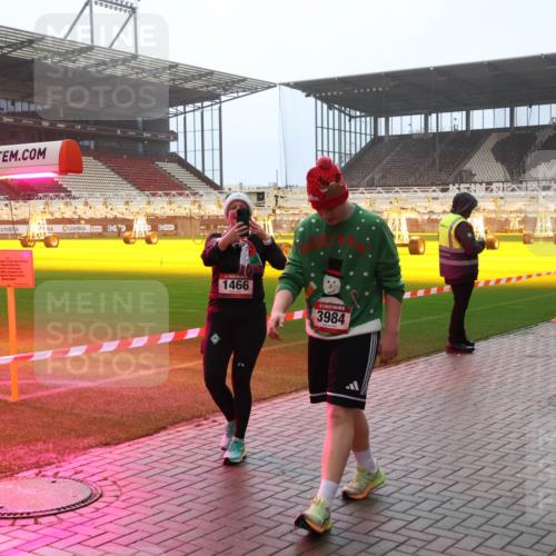 07.12.2025 - St. Pauli X-Mass-Run No. 15 Luisa Fischer http://msf.ph/oto/9386834 07.12.2025 10:21:34 Ziel 1466, 3984, 149, 270, 392, 1016, 1076, 1326, 1386, 1407, 1466, 1898, 1900, 2173, 2565, 2799, 3062, 3091, 3384, 3540, 3541, 3848, 3849, 3984, 3988, 4117, 4338, 4517 meine-sportfotos.de