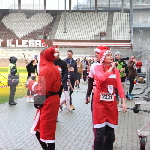 07.12.2025 - St. Pauli X-Mass-Run No. 15 Luisa Fischer http://msf.ph/oto/9386835 07.12.2025 11:42:28 Ziel 1, 3784, 37, 757, 2231, 15, 462, 465, 1801, 1834, 2231, 2291, 2435, 3222, 3479, 3555, 3717, 3718, 3755, 3757, 3764, 3784, 3810, 3903, 3905, 3906, 3908, 3922, 3923, 4605, 4614 meine-sportfotos.de