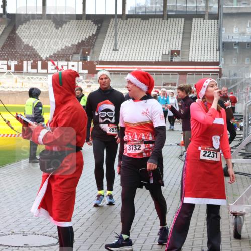 07.12.2025 - St. Pauli X-Mass-Run No. 15 Luisa Fischer http://msf.ph/oto/9386840 07.12.2025 11:42:29 Ziel 355, 3732, 2231, 15, 462, 465, 1801, 1834, 2231, 2291, 2435, 3222, 3479, 3555, 3717, 3718, 3755, 3757, 3764, 3784, 3810, 3903, 3905, 3906, 3908, 3922, 3923, 4605, 4614 meine-sportfotos.de