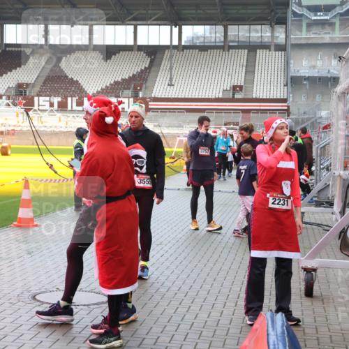 07.12.2025 - St. Pauli X-Mass-Run No. 15 Luisa Fischer http://msf.ph/oto/9386844 07.12.2025 11:42:30 Ziel 3555, 3757, 2231, 15, 462, 465, 1288, 1834, 2231, 2291, 2435, 3222, 3479, 3555, 3717, 3718, 3757, 3810, 3903, 3905, 3906, 3908, 3922, 3923, 4605, 4614 meine-sportfotos.de