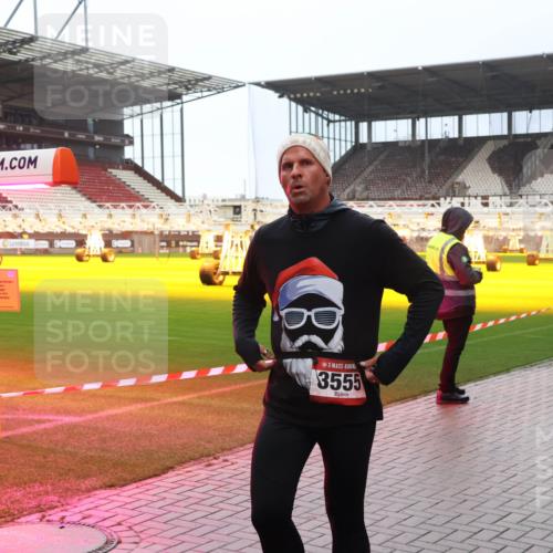 07.12.2025 - St. Pauli X-Mass-Run No. 15 Luisa Fischer http://msf.ph/oto/9386852 07.12.2025 11:42:34 Ziel 9, 3555, 1, 15, 462, 465, 1288, 1834, 2231, 2291, 2435, 3222, 3479, 3555, 3717, 3718, 3810, 3903, 3905, 3906, 3908, 3922, 3923, 4605, 4614 meine-sportfotos.de