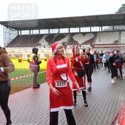 07.12.2025 - St. Pauli X-Mass-Run No. 15 Luisa Fischer http://msf.ph/oto/9386868 07.12.2025 11:42:40 Ziel 1834, 5, 2231, 15, 33, 3711, 15, 462, 465, 976, 1288, 1834, 2291, 2435, 3479, 3717, 3718, 3810, 3903, 3905, 3906, 3908, 3922, 3923, 4600, 4605, 4606, 4614 meine-sportfotos.de