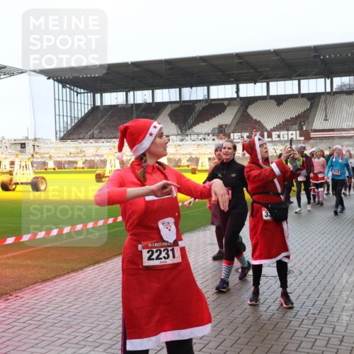 07.12.2025 - St. Pauli X-Mass-Run No. 15 Luisa Fischer http://msf.ph/oto/9386870 07.12.2025 11:42:41 Ziel 2231, 33, 1717, 15, 462, 465, 976, 1288, 1834, 2291, 3717, 3718, 3810, 3903, 3905, 3906, 3908, 3922, 3923, 4600, 4605, 4606, 4614 meine-sportfotos.de