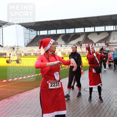 07.12.2025 - St. Pauli X-Mass-Run No. 15 Luisa Fischer http://msf.ph/oto/9386872 07.12.2025 11:42:41 Ziel 1, 2231, 33, 15, 462, 465, 976, 1288, 1834, 2291, 3717, 3718, 3810, 3903, 3905, 3906, 3908, 3922, 3923, 4600, 4605, 4606, 4614 meine-sportfotos.de