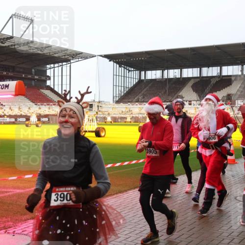 07.12.2025 - St. Pauli X-Mass-Run No. 15 Luisa Fischer http://msf.ph/oto/9386880 07.12.2025 11:42:48 Ziel 390, 906, 3712, 3905, 15, 320, 323, 462, 465, 976, 1288, 1834, 2291, 3717, 3810, 3903, 3905, 3906, 3908, 3922, 3923, 4600, 4605, 4606, 4614 meine-sportfotos.de