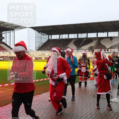 07.12.2025 - St. Pauli X-Mass-Run No. 15 Luisa Fischer http://msf.ph/oto/9386882 07.12.2025 11:42:48 Ziel 906, 465, 4614, 4606, 600, 15, 320, 323, 462, 465, 976, 1288, 1834, 2291, 3717, 3810, 3903, 3905, 3906, 3908, 3922, 3923, 4600, 4605, 4606, 4614 meine-sportfotos.de