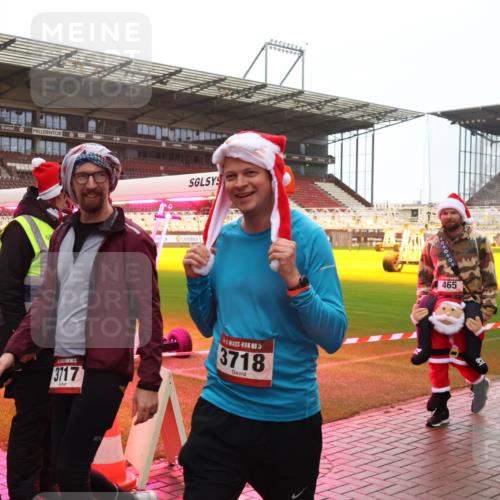 07.12.2025 - St. Pauli X-Mass-Run No. 15 Luisa Fischer http://msf.ph/oto/9386898 07.12.2025 11:42:52 Ziel 6, 3717, 5, 3718, 465, 2291, 158, 172, 320, 323, 462, 465, 976, 1288, 1834, 2291, 3425, 3435, 3717, 3810, 3903, 3905, 3906, 3908, 3922, 3923, 3964, 3965, 4600, 4605, 4606, 4614 meine-sportfotos.de