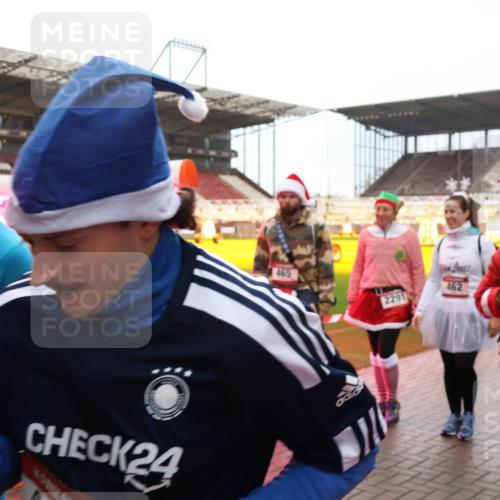 07.12.2025 - St. Pauli X-Mass-Run No. 15 Luisa Fischer http://msf.ph/oto/9386901 07.12.2025 11:42:52 Ziel 15, 8, 24, 465, 462, 158, 172, 320, 323, 462, 465, 976, 1288, 1834, 2291, 3425, 3435, 3717, 3810, 3903, 3905, 3906, 3908, 3922, 3923, 3964, 3965, 4600, 4605, 4606, 4614 meine-sportfotos.de