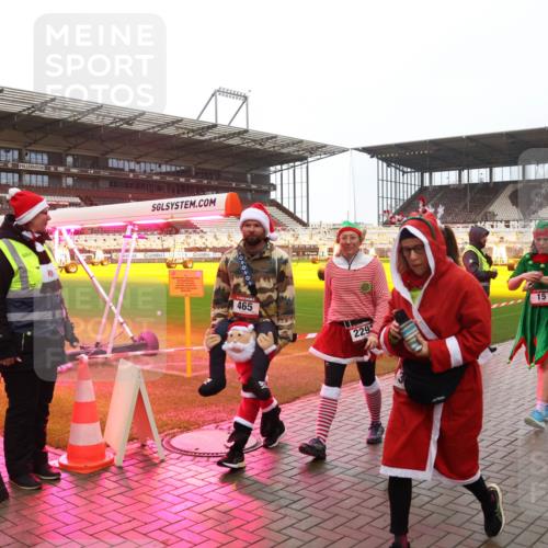 07.12.2025 - St. Pauli X-Mass-Run No. 15 Luisa Fischer http://msf.ph/oto/9386904 07.12.2025 11:42:53 Ziel 6314, 465, 229, 15, 4614, 4605, 158, 172, 320, 323, 462, 465, 976, 1288, 1834, 2291, 3425, 3435, 3810, 3903, 3905, 3906, 3908, 3922, 3923, 3964, 3965, 4600, 4605, 4606, 4614 meine-sportfotos.de