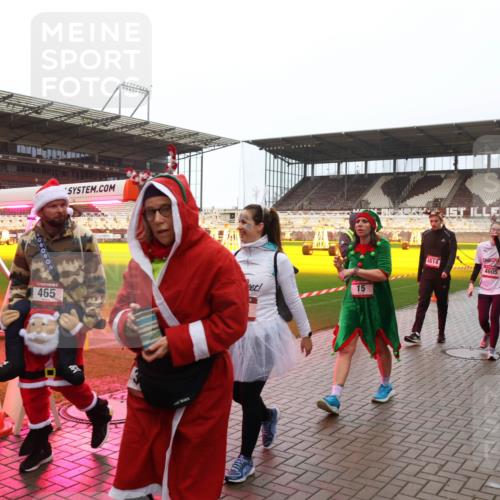 07.12.2025 - St. Pauli X-Mass-Run No. 15 Luisa Fischer http://msf.ph/oto/9386916 07.12.2025 11:42:54 Ziel 6334, 465, 15, 4614, 4605, 460, 158, 172, 320, 323, 462, 465, 976, 1288, 1834, 2291, 3425, 3435, 3810, 3903, 3905, 3906, 3908, 3922, 3923, 3964, 3965, 4600, 4605, 4606, 4614 meine-sportfotos.de