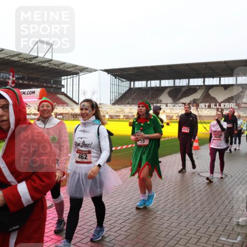 07.12.2025 - St. Pauli X-Mass-Run No. 15 Luisa Fischer http://msf.ph/oto/9386918 07.12.2025 11:42:54 Ziel 6334, 465, 462, 15, 4614, 4605, 4600, 158, 172, 320, 323, 462, 465, 976, 1288, 1834, 2291, 3425, 3435, 3810, 3903, 3905, 3906, 3908, 3922, 3923, 3964, 3965, 4600, 4605, 4606, 4614 meine-sportfotos.de