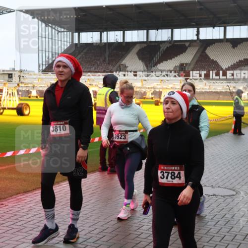 07.12.2025 - St. Pauli X-Mass-Run No. 15 Luisa Fischer http://msf.ph/oto/9386930 07.12.2025 11:43:00 Ziel 5, 3810, 92, 3923, 15, 3784, 1, 3757, 158, 172, 320, 323, 652, 976, 1288, 1834, 1975, 3425, 3435, 3576, 3579, 3663, 3672, 3810, 3903, 3905, 3906, 3908, 3953, 3964, 3965, 4600, 4606, 4614 meine-sportfotos.de