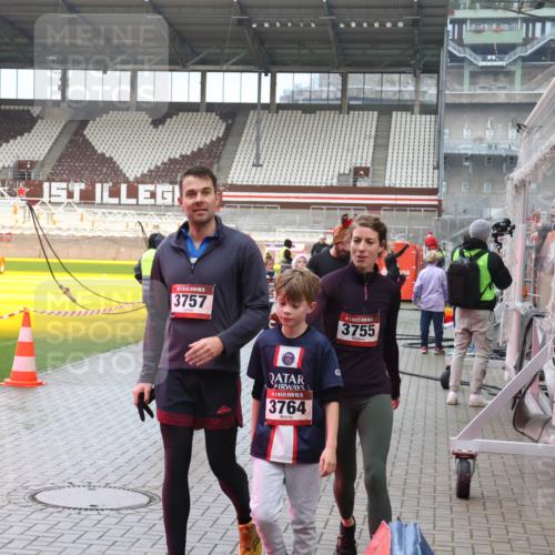 07.12.2025 - St. Pauli X-Mass-Run No. 15 Luisa Fischer http://msf.ph/oto/9386940 07.12.2025 11:43:03 Ziel 1, 5, 3757, 15, 3764, 3755, 158, 172, 320, 323, 652, 976, 1288, 1975, 3425, 3435, 3576, 3579, 3663, 3672, 3810, 3903, 3905, 3906, 3908, 3953, 3964, 3965, 4600, 4606, 4614 meine-sportfotos.de