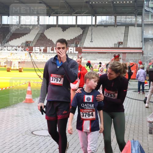 07.12.2025 - St. Pauli X-Mass-Run No. 15 Luisa Fischer http://msf.ph/oto/9386942 07.12.2025 11:43:04 Ziel 1, 15, 3757, 15, 3764, 3755, 158, 172, 320, 323, 652, 976, 1288, 1975, 3425, 3435, 3576, 3579, 3663, 3672, 3810, 3903, 3905, 3906, 3908, 3953, 3964, 3965, 4600, 4606, 4614 meine-sportfotos.de