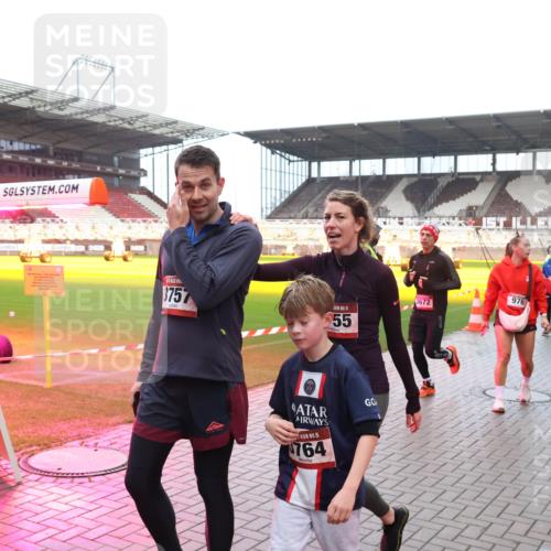 07.12.2025 - St. Pauli X-Mass-Run No. 15 Luisa Fischer http://msf.ph/oto/9386953 07.12.2025 11:43:07 Ziel 3757, 15, 55, 3672, 976, 15, 764, 158, 172, 320, 323, 652, 976, 1288, 1975, 3425, 3435, 3576, 3579, 3663, 3672, 3903, 3905, 3906, 3908, 3953, 3964, 3965, 4600, 4606, 4614 meine-sportfotos.de