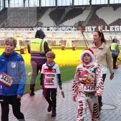07.12.2025 - St. Pauli X-Mass-Run No. 15 Luisa Fischer http://msf.ph/oto/9386972 07.12.2025 11:43:14 Ziel 15, 3435, 5, 15, 3965, 5, 3425, 3579, 3576, 158, 172, 320, 323, 652, 976, 1288, 1975, 2230, 3425, 3435, 3576, 3579, 3663, 3672, 3953, 3964, 3965, 4600, 4606 meine-sportfotos.de