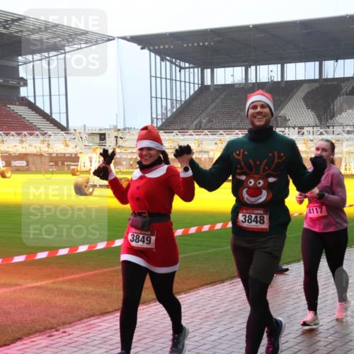 07.12.2025 - St. Pauli X-Mass-Run No. 15 Luisa Fischer http://msf.ph/oto/9386988 07.12.2025 10:21:46 Ziel 3849, 3848, 4117, 3384, 149, 270, 1326, 1386, 1407, 1898, 1900, 2173, 2565, 2927, 2997, 3062, 3091, 3384, 3540, 3541, 3848, 3849, 3984, 3988, 4117, 4158, 4169, 4170, 4338 meine-sportfotos.de