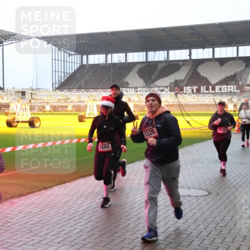 07.12.2025 - St. Pauli X-Mass-Run No. 15 Luisa Fischer http://msf.ph/oto/9386994 07.12.2025 10:21:48 Ziel 3384, 1326, 3540, 149, 270, 1326, 1386, 1407, 1898, 1900, 2173, 2565, 2927, 2997, 3062, 3091, 3384, 3540, 3541, 3848, 3849, 3984, 3988, 4117, 4158, 4169, 4170, 4338 meine-sportfotos.de