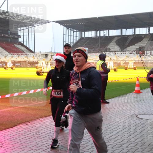07.12.2025 - St. Pauli X-Mass-Run No. 15 Luisa Fischer http://msf.ph/oto/9386997 07.12.2025 10:21:48 Ziel 3384, 26, 3540, 149, 270, 1326, 1386, 1407, 1898, 1900, 2173, 2565, 2927, 2997, 3062, 3091, 3384, 3540, 3541, 3848, 3849, 3984, 3988, 4117, 4158, 4169, 4170, 4338 meine-sportfotos.de
