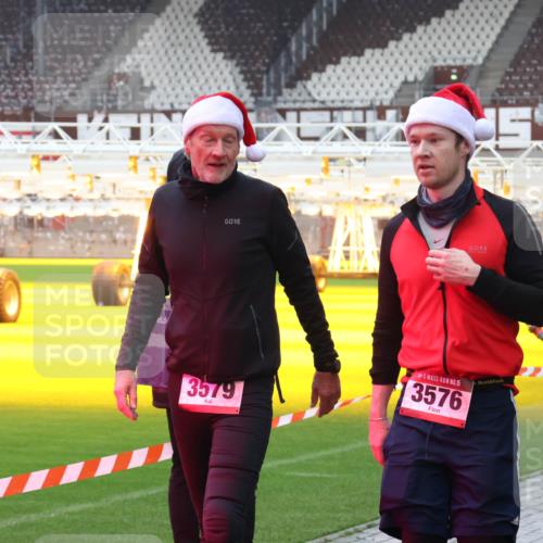 07.12.2025 - St. Pauli X-Mass-Run No. 15 Luisa Fischer http://msf.ph/oto/9387000 07.12.2025 11:43:23 Ziel 3579, 15, 3576, 1, 158, 172, 320, 323, 652, 976, 1975, 2230, 2669, 3425, 3435, 3576, 3579, 3621, 3622, 3623, 3625, 3663, 3672, 3827, 3953, 3964, 3965, 4600, 4604, 4606, 4817, 4828, 4842, 5001, 5002 meine-sportfotos.de