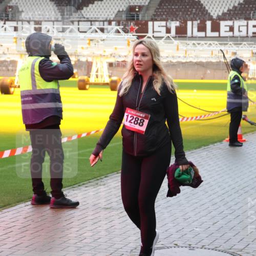 07.12.2025 - St. Pauli X-Mass-Run No. 15 Luisa Fischer http://msf.ph/oto/9387025 07.12.2025 11:43:27 Ziel 15, 1288, 1, 158, 172, 320, 323, 652, 976, 1975, 2230, 2669, 3425, 3435, 3576, 3579, 3621, 3622, 3623, 3625, 3663, 3672, 3676, 3827, 3953, 3964, 3965, 4604, 4817, 4828, 4842, 5001, 5002 meine-sportfotos.de