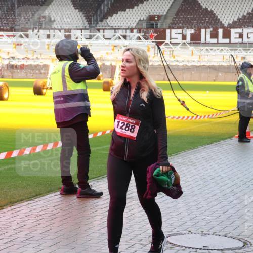 07.12.2025 - St. Pauli X-Mass-Run No. 15 Luisa Fischer http://msf.ph/oto/9387027 07.12.2025 11:43:27 Ziel 15, 1288, 1, 158, 172, 320, 323, 652, 976, 1975, 2230, 2669, 3425, 3435, 3576, 3579, 3621, 3622, 3623, 3625, 3663, 3672, 3676, 3827, 3953, 3964, 3965, 4604, 4817, 4828, 4842, 5001, 5002 meine-sportfotos.de
