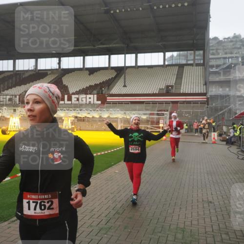 07.12.2025 - St. Pauli X-Mass-Run No. 15 Fabian Wolf http://msf.ph/oto/9387043 07.12.2025 10:17:04 Ziel 1620, 1762, 1989, 1997, 2694, 3229, 3987, 4356, 4359 meine-sportfotos.de