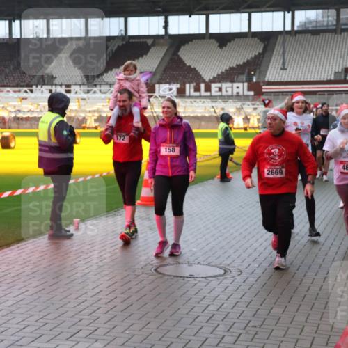 07.12.2025 - St. Pauli X-Mass-Run No. 15 Luisa Fischer http://msf.ph/oto/9387051 07.12.2025 11:43:43 Ziel 172, 158, 2669, 4817, 975, 1, 364, 652, 1713, 1975, 2206, 2208, 2230, 2669, 3423, 3434, 3576, 3579, 3621, 3622, 3623, 3625, 3654, 3663, 3672, 3676, 3827, 3917, 3953, 4604, 4817, 4828, 4842, 5001, 5002 meine-sportfotos.de