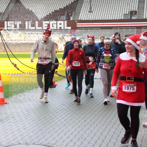 07.12.2025 - St. Pauli X-Mass-Run No. 15 Luisa Fischer http://msf.ph/oto/9387066 07.12.2025 11:43:46 Ziel 3621, 3622, 3623, 1975, 1, 364, 652, 1713, 2206, 2208, 2230, 2669, 3423, 3434, 3621, 3622, 3623, 3625, 3654, 3663, 3676, 3827, 3917, 3953, 4603, 4604, 4817, 4828, 4842, 5001, 5002 meine-sportfotos.de