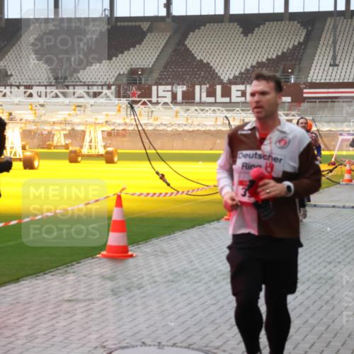 07.12.2025 - St. Pauli X-Mass-Run No. 15 Luisa Fischer http://msf.ph/oto/9387074 07.12.2025 10:21:56 Ziel 4158, 149, 270, 1326, 1386, 1407, 1898, 1900, 2173, 2565, 2927, 2997, 3062, 3091, 3384, 3540, 3541, 3848, 3849, 3984, 3988, 4117, 4158, 4169, 4170, 4338 meine-sportfotos.de