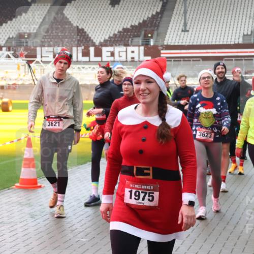 07.12.2025 - St. Pauli X-Mass-Run No. 15 Luisa Fischer http://msf.ph/oto/9387079 07.12.2025 11:43:48 Ziel 3621, 15, 1975, 3623, 5, 3625, 1, 364, 652, 1713, 2206, 2208, 2230, 2669, 3423, 3434, 3621, 3622, 3623, 3625, 3654, 3663, 3676, 3827, 3917, 4603, 4604, 4817, 4828, 4842, 5001, 5002 meine-sportfotos.de