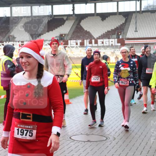 07.12.2025 - St. Pauli X-Mass-Run No. 15 Luisa Fischer http://msf.ph/oto/9387085 07.12.2025 11:43:50 Ziel 15, 1975, 3622, 3623, 5002, 652, 3625, 1, 364, 1713, 2206, 2208, 2230, 2669, 2971, 3423, 3434, 3447, 3621, 3622, 3623, 3625, 3654, 3676, 3827, 3917, 4603, 4604, 4817, 4828, 4842, 5001, 5002 meine-sportfotos.de