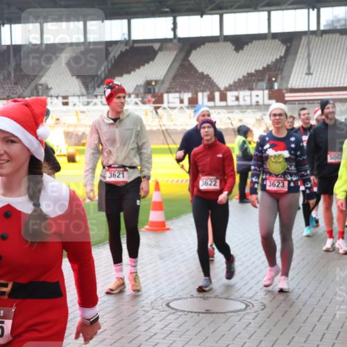 07.12.2025 - St. Pauli X-Mass-Run No. 15 Luisa Fischer http://msf.ph/oto/9387098 07.12.2025 11:43:50 Ziel 15, 1975, 3621, 3622, 3623, 5007, 652, 3625, 1, 364, 1713, 2206, 2208, 2230, 2669, 2971, 3423, 3434, 3447, 3621, 3622, 3623, 3625, 3654, 3676, 3827, 3917, 4603, 4604, 4817, 4828, 4842, 5001, 5002 meine-sportfotos.de