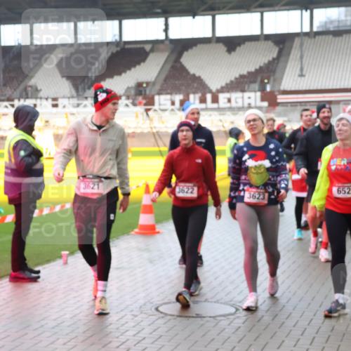 07.12.2025 - St. Pauli X-Mass-Run No. 15 Luisa Fischer http://msf.ph/oto/9387099 07.12.2025 11:43:50 Ziel 652, 3621, 3622, 43623, 3625, 1, 364, 1713, 2206, 2208, 2230, 2669, 2971, 3423, 3434, 3447, 3621, 3622, 3623, 3625, 3654, 3676, 3827, 3917, 4603, 4604, 4817, 4828, 4842, 5001, 5002 meine-sportfotos.de