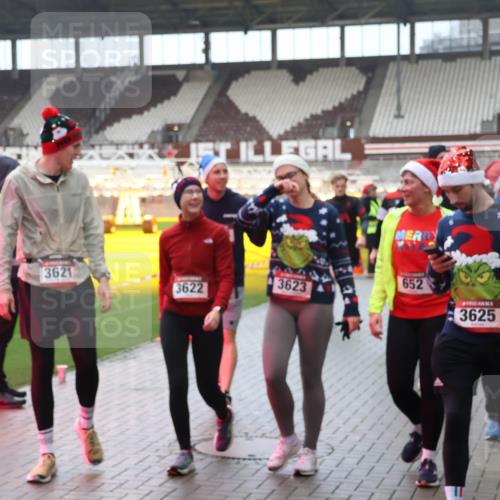 07.12.2025 - St. Pauli X-Mass-Run No. 15 Luisa Fischer http://msf.ph/oto/9387103 07.12.2025 11:43:51 Ziel 3621, 3622, 3623, 652, 3625, 1, 71, 364, 1713, 2206, 2208, 2230, 2669, 2971, 3423, 3434, 3447, 3621, 3622, 3623, 3625, 3654, 3676, 3827, 3917, 4603, 4604, 4817, 4828, 4842, 5001, 5002 meine-sportfotos.de