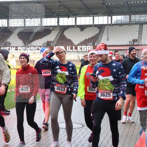 07.12.2025 - St. Pauli X-Mass-Run No. 15 Luisa Fischer http://msf.ph/oto/9387108 07.12.2025 11:43:52 Ziel 3621, 3622, 4604, 1, 15, 3623, 652, 15, 3625, 2206, 1, 71, 364, 1713, 2206, 2208, 2230, 2669, 2971, 3423, 3434, 3447, 3621, 3622, 3623, 3625, 3654, 3676, 3827, 3917, 4603, 4604, 4817, 4828, 4842, 5001, 5002 meine-sportfotos.de