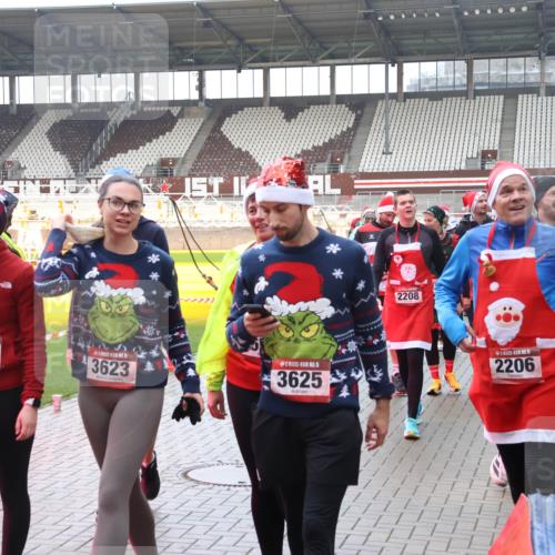 07.12.2025 - St. Pauli X-Mass-Run No. 15 Luisa Fischer http://msf.ph/oto/9387111 07.12.2025 11:43:53 Ziel 1, 15, 3622, 15, 3623, 15, 3625, 2208, 1, 15, 2206, 002, 1, 71, 364, 1713, 2084, 2206, 2208, 2230, 2669, 2971, 3423, 3434, 3447, 3621, 3622, 3623, 3625, 3654, 3676, 3827, 3917, 4603, 4604, 4817, 4828, 4842, 5001, 5002 meine-sportfotos.de