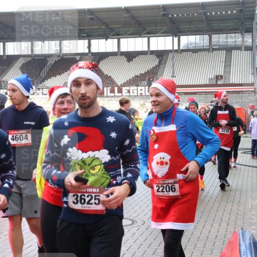 07.12.2025 - St. Pauli X-Mass-Run No. 15 Luisa Fischer http://msf.ph/oto/9387118 07.12.2025 11:43:54 Ziel 15, 4604, 15, 623, 15, 3625, 1, 15, 2206, 2230, 1, 71, 364, 1713, 2084, 2206, 2208, 2230, 2669, 2971, 3423, 3434, 3447, 3465, 3466, 3467, 3621, 3622, 3623, 3625, 3654, 3676, 3827, 3917, 4603, 4604, 4817, 4828, 4842, 5001, 5002 meine-sportfotos.de