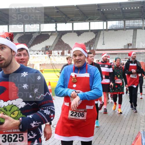 07.12.2025 - St. Pauli X-Mass-Run No. 15 Luisa Fischer http://msf.ph/oto/9387123 07.12.2025 11:43:54 Ziel 40, 3625, 15, 2206, 5001, 2230, 1, 71, 364, 1713, 2084, 2206, 2208, 2230, 2669, 2971, 3423, 3434, 3447, 3465, 3466, 3467, 3621, 3622, 3623, 3625, 3654, 3676, 3827, 3917, 4603, 4604, 4817, 4828, 4842, 5001, 5002 meine-sportfotos.de