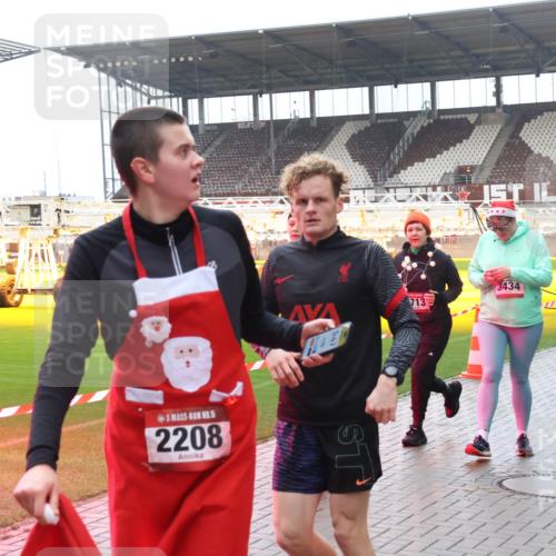 07.12.2025 - St. Pauli X-Mass-Run No. 15 Luisa Fischer http://msf.ph/oto/9387135 07.12.2025 11:43:58 Ziel 15, 2208, 3434, 713, 3423, 1, 71, 364, 1713, 2084, 2116, 2206, 2208, 2230, 2586, 2600, 2669, 2971, 3403, 3404, 3423, 3434, 3447, 3453, 3465, 3466, 3467, 3621, 3622, 3623, 3625, 3654, 3676, 3769, 3827, 3917, 4603, 4604, 4817, 4828, 4842, 5001, 5002 meine-sportfotos.de