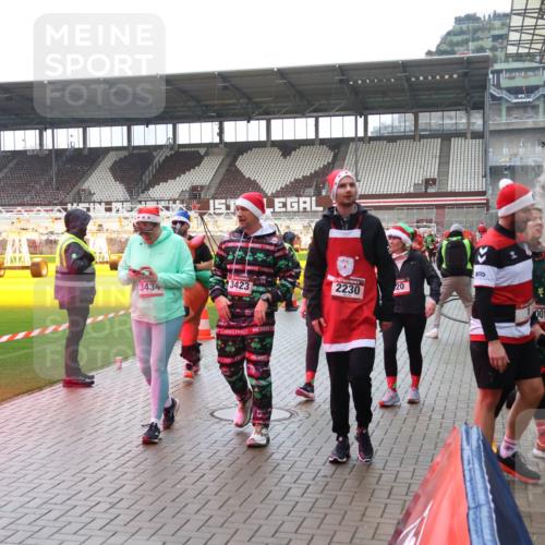 07.12.2025 - St. Pauli X-Mass-Run No. 15 Luisa Fischer http://msf.ph/oto/9387143 07.12.2025 11:44:00 Ziel 3, 1, 3423, 3434, 2230, 20, 001, 1, 71, 364, 1713, 1949, 1950, 2084, 2116, 2206, 2208, 2586, 2600, 2669, 2971, 3403, 3404, 3423, 3434, 3447, 3453, 3465, 3466, 3467, 3621, 3622, 3623, 3625, 3654, 3676, 3733, 3735, 3769, 3827, 3917, 4603, 4604, 4817, 4828, 4842, 5001, 5002 meine-sportfotos.de