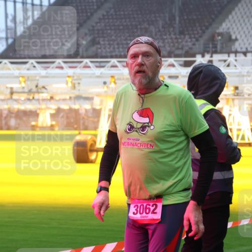 07.12.2025 - St. Pauli X-Mass-Run No. 15 Luisa Fischer http://msf.ph/oto/9387167 07.12.2025 10:22:06 Ziel 3062, 149, 270, 1326, 2173, 2927, 2944, 2945, 2997, 3062, 3091, 3384, 3540, 3541, 3848, 3849, 3988, 4117, 4158, 4169, 4170, 4321, 4322, 4323 meine-sportfotos.de