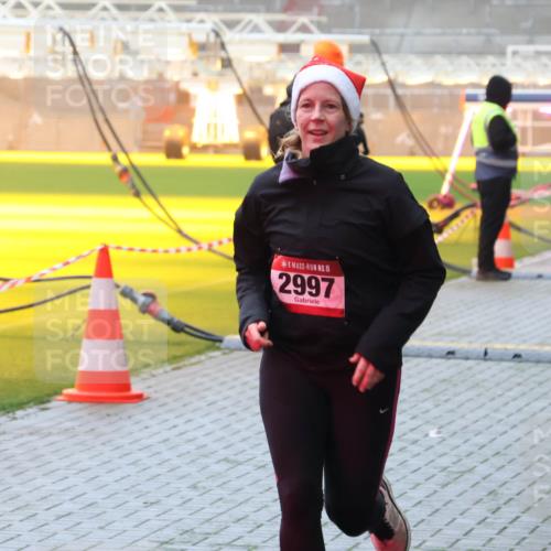 07.12.2025 - St. Pauli X-Mass-Run No. 15 Luisa Fischer http://msf.ph/oto/9387174 07.12.2025 10:22:11 Ziel 15, 2997, 149, 270, 1326, 1488, 2173, 2927, 2944, 2945, 2997, 3062, 3091, 3384, 3540, 3541, 3848, 3849, 3988, 3999, 4000, 4117, 4158, 4169, 4170, 4321, 4322, 4323, 4415 meine-sportfotos.de