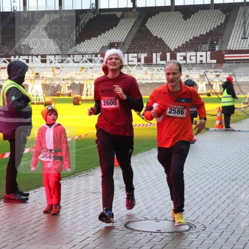 07.12.2025 - St. Pauli X-Mass-Run No. 15 Luisa Fischer http://msf.ph/oto/9387195 07.12.2025 11:44:09 Ziel 654, 2600, 2586, 71, 364, 999, 1713, 1949, 1950, 2084, 2116, 2206, 2208, 2441, 2586, 2600, 2971, 3403, 3404, 3423, 3434, 3447, 3453, 3465, 3466, 3467, 3654, 3676, 3733, 3735, 3769, 3882, 3884, 3917, 3927, 3928, 3929, 4603, 4604, 4817, 4828, 4842 meine-sportfotos.de