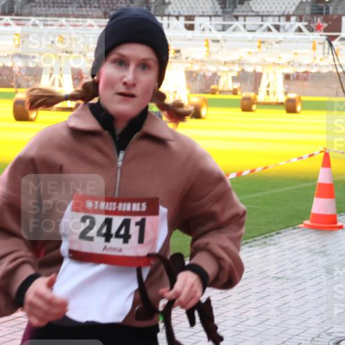 07.12.2025 - St. Pauli X-Mass-Run No. 15 Luisa Fischer http://msf.ph/oto/9387198 07.12.2025 11:44:13 Ziel 5, 2441, 71, 364, 999, 1713, 1949, 1950, 2084, 2116, 2206, 2208, 2434, 2441, 2586, 2600, 2971, 3403, 3404, 3423, 3434, 3447, 3453, 3465, 3466, 3467, 3654, 3733, 3735, 3769, 3882, 3884, 3917, 3927, 3928, 3929, 4603 meine-sportfotos.de