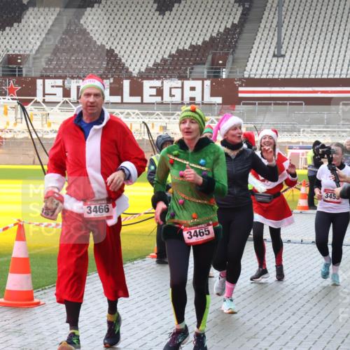 07.12.2025 - St. Pauli X-Mass-Run No. 15 Luisa Fischer http://msf.ph/oto/9387202 07.12.2025 11:44:15 Ziel 67, 3466, 3465, 345, 71, 364, 999, 1713, 1949, 1950, 2084, 2116, 2206, 2208, 2434, 2441, 2586, 2600, 2971, 3403, 3404, 3423, 3434, 3447, 3453, 3465, 3466, 3467, 3654, 3733, 3735, 3769, 3882, 3884, 3917, 3919, 3927, 3928, 3929, 4603 meine-sportfotos.de