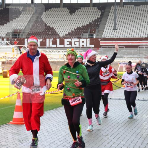 07.12.2025 - St. Pauli X-Mass-Run No. 15 Luisa Fischer http://msf.ph/oto/9387210 07.12.2025 11:44:15 Ziel 467, 3466, 3465, 2084, 3453, 71, 364, 999, 1713, 1949, 1950, 2084, 2116, 2206, 2208, 2434, 2441, 2586, 2600, 2971, 3403, 3404, 3423, 3434, 3447, 3453, 3465, 3466, 3467, 3654, 3733, 3735, 3769, 3882, 3884, 3917, 3919, 3927, 3928, 3929, 4603 meine-sportfotos.de