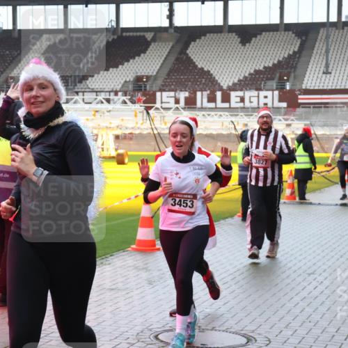 07.12.2025 - St. Pauli X-Mass-Run No. 15 Luisa Fischer http://msf.ph/oto/9387224 07.12.2025 11:44:18 Ziel 5, 3453, 3827, 71, 364, 999, 1713, 1949, 1950, 2084, 2116, 2206, 2208, 2434, 2441, 2586, 2600, 2971, 3403, 3404, 3423, 3434, 3447, 3453, 3465, 3466, 3467, 3733, 3735, 3769, 3882, 3884, 3917, 3919, 3927, 3928, 3929, 4603 meine-sportfotos.de
