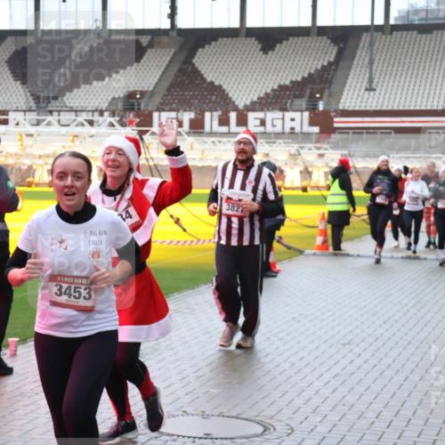 07.12.2025 - St. Pauli X-Mass-Run No. 15 Luisa Fischer http://msf.ph/oto/9387227 07.12.2025 11:44:19 Ziel 34, 5, 3453, 3827, 71, 364, 999, 1713, 1949, 1950, 2084, 2116, 2206, 2208, 2434, 2441, 2586, 2600, 2971, 3403, 3404, 3423, 3434, 3447, 3453, 3465, 3466, 3467, 3733, 3735, 3769, 3845, 3882, 3884, 3917, 3919, 3927, 3928, 3929, 4603 meine-sportfotos.de