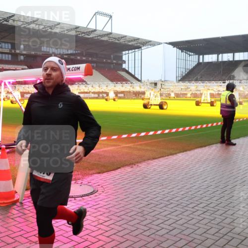 07.12.2025 - St. Pauli X-Mass-Run No. 15 Luisa Fischer http://msf.ph/oto/9387246 07.12.2025 10:22:26 Ziel 1371, 1488, 2817, 2818, 2819, 2944, 2945, 2997, 3431, 3736, 3999, 4000, 4158, 4169, 4170, 4321, 4322, 4323, 4415, 4774 meine-sportfotos.de